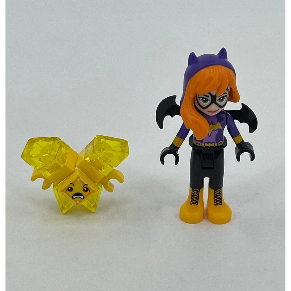 Lego DC Super Hero Girls Batgirl Batjet Chase Set 41230 -‎ 100% Complete